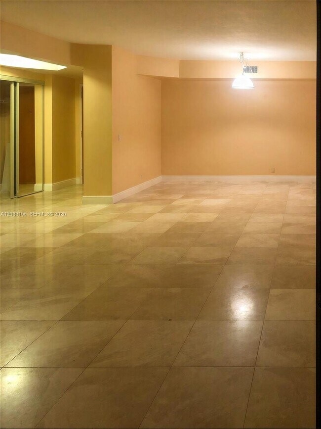 Building Photo - 3610 Yacht Club Dr