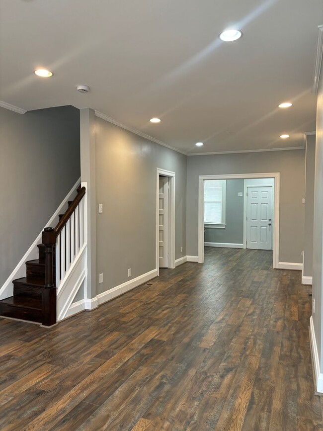 Building Photo - Beautifully Remodeled 2BR Home with Den an...