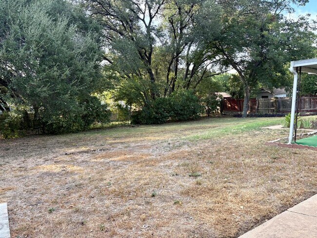 Building Photo - 11401 Indianhead Dr