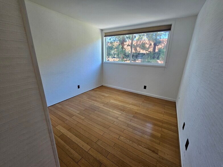 Building Photo - 4836 Balboa Ave