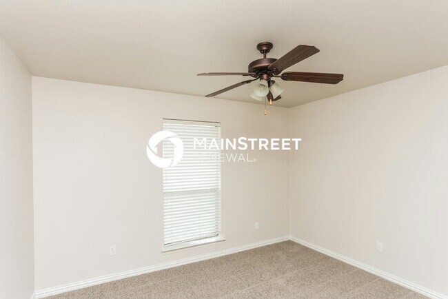Building Photo - 3 Bedroom Pet-Friendly Home in Arlington, TX with Main Street Renewal