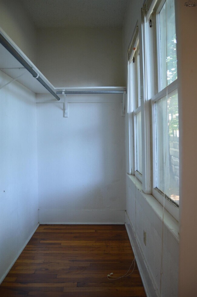 Building Photo - 1409 Bell St