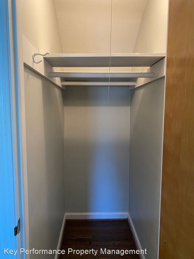 Building Photo - 3 br, 1 bath House - 35 Aragon Ave