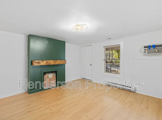 Building Photo - 532 E Iredell Ave