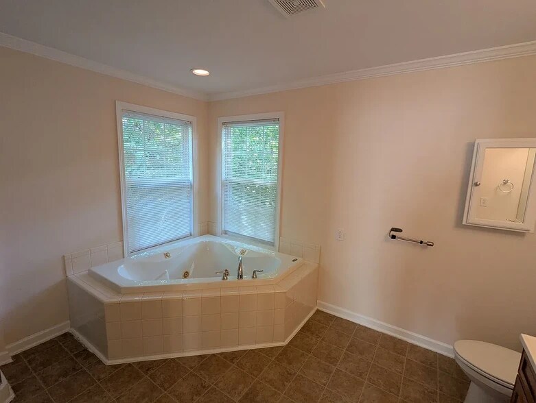 Building Photo - 203 Christine Ct