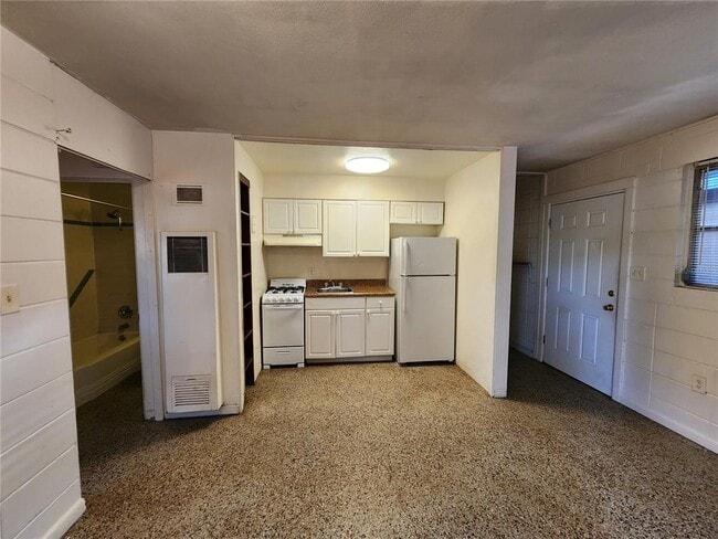 Building Photo - 1931 NW 4th Ave