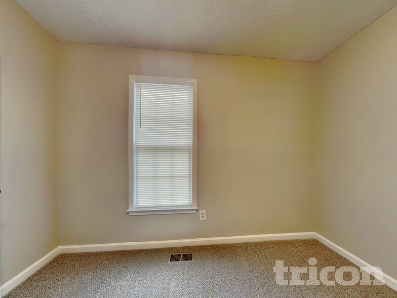 Building Photo - 48 Sumer Ln S