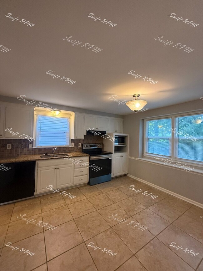 Building Photo - 9805 Carter Dr