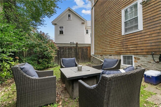 Building Photo - 34-36 Farewell St