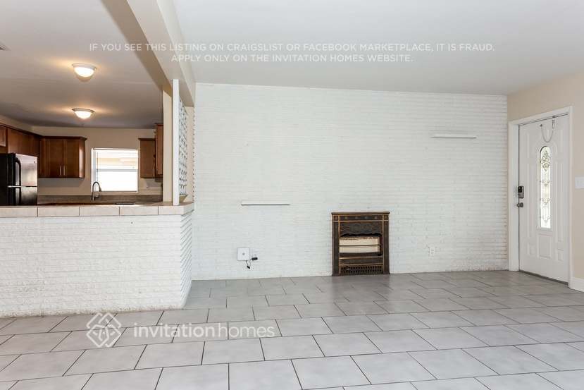 Building Photo - 533 W Dayton Cir