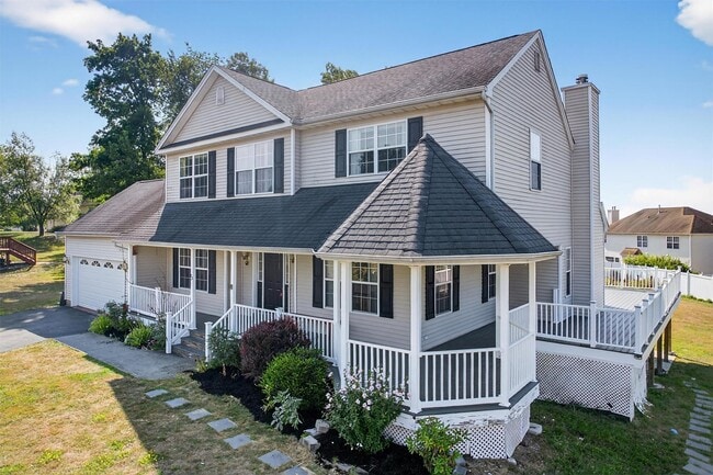 Building Photo - 5 Bridle Ct