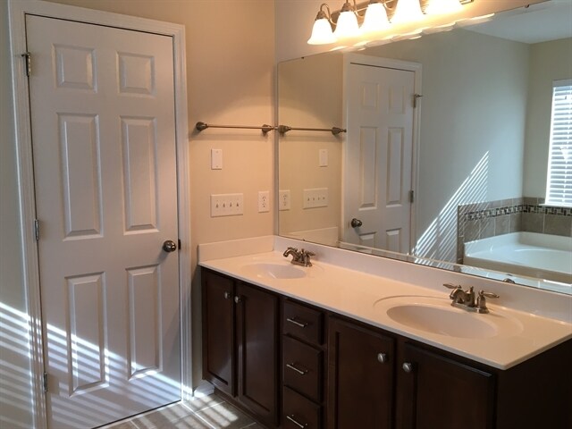 Building Photo - 16036 Long Talon Way