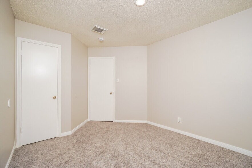 Building Photo - 8339 Morning Grove