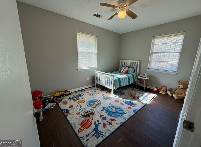 Building Photo - 7 W Park Ct