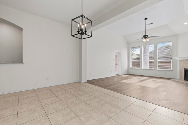 Building Photo - Lake Ridge