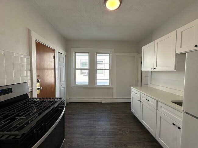 Primary Photo - 765 Broadway