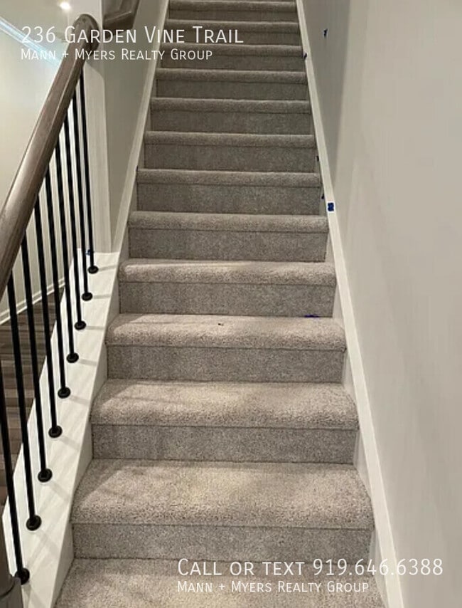 Building Photo - 236 Garden Vine Trl