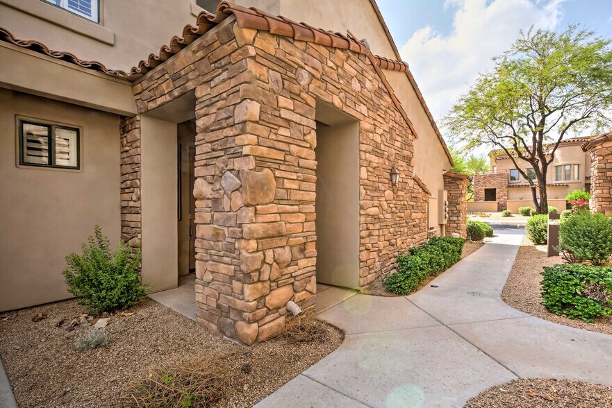 Building Photo - 19550 N Grayhawk Dr