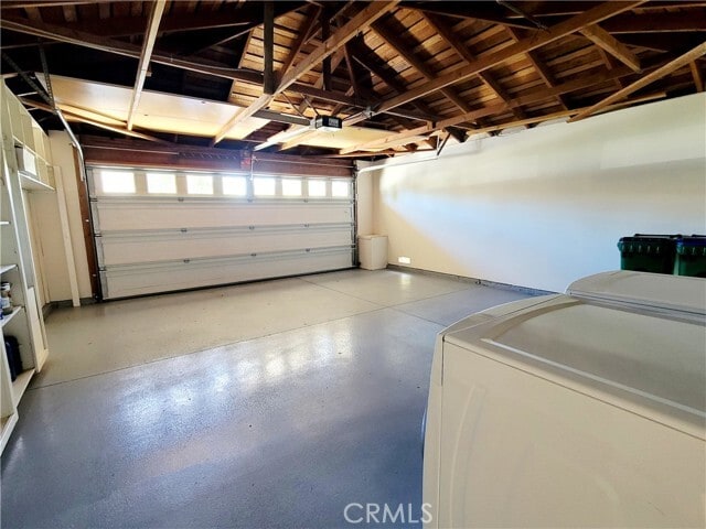 Building Photo - 5155 Thorn Tree Ln