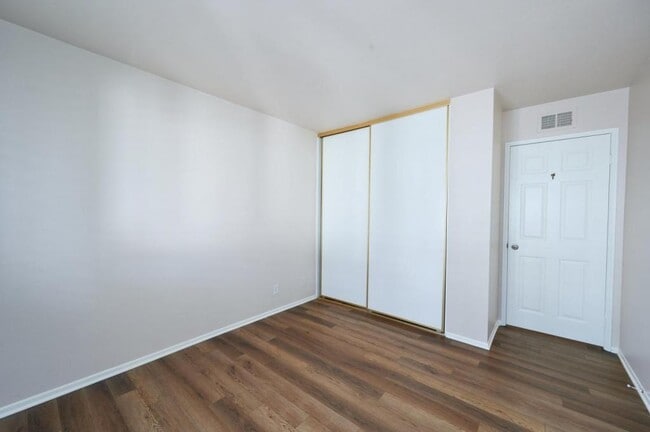 Building Photo - 667 Arroyo Oaks Dr
