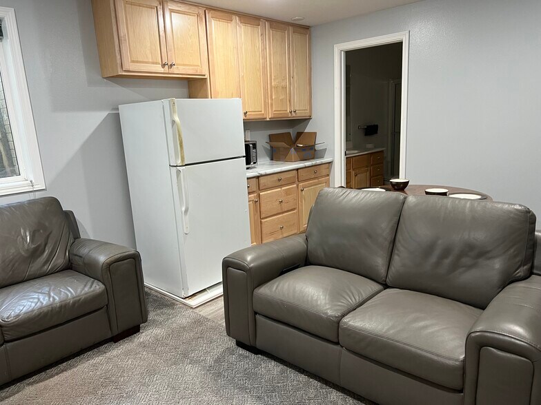 Building Photo - 2620 Somerset Dr
