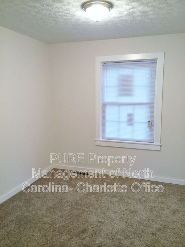 Building Photo - 179 Booker Dr SW
