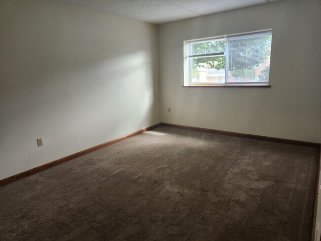 Building Photo - Building B