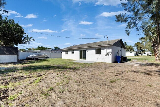 Building Photo - 564 Florida Cir S