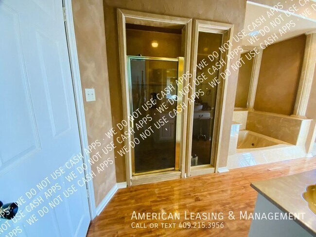 Building Photo - 4820 Edgewood Ln