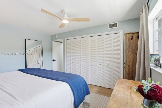 Building Photo - 1100 11th St