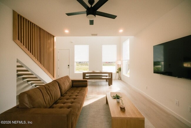 Building Photo - 3318 Lewis Speedway