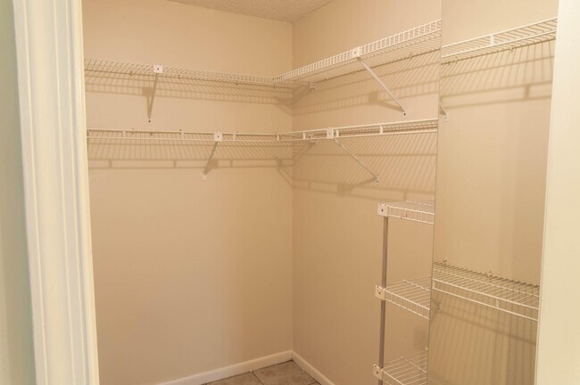 Building Photo - 8963 Old Pine Way