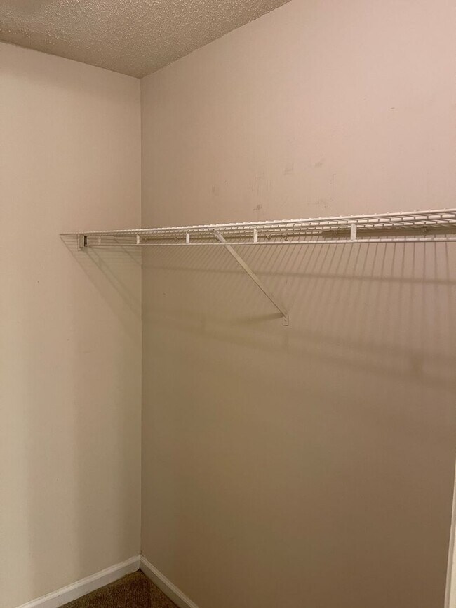 Building Photo - Northpointe 1074-1076