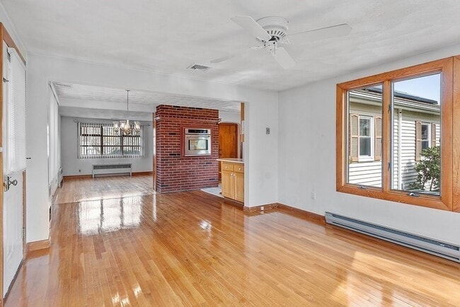 Building Photo - 3 Melo Rd