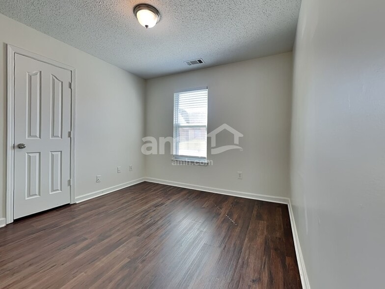 Building Photo - 4938 Copper Valley Dr E