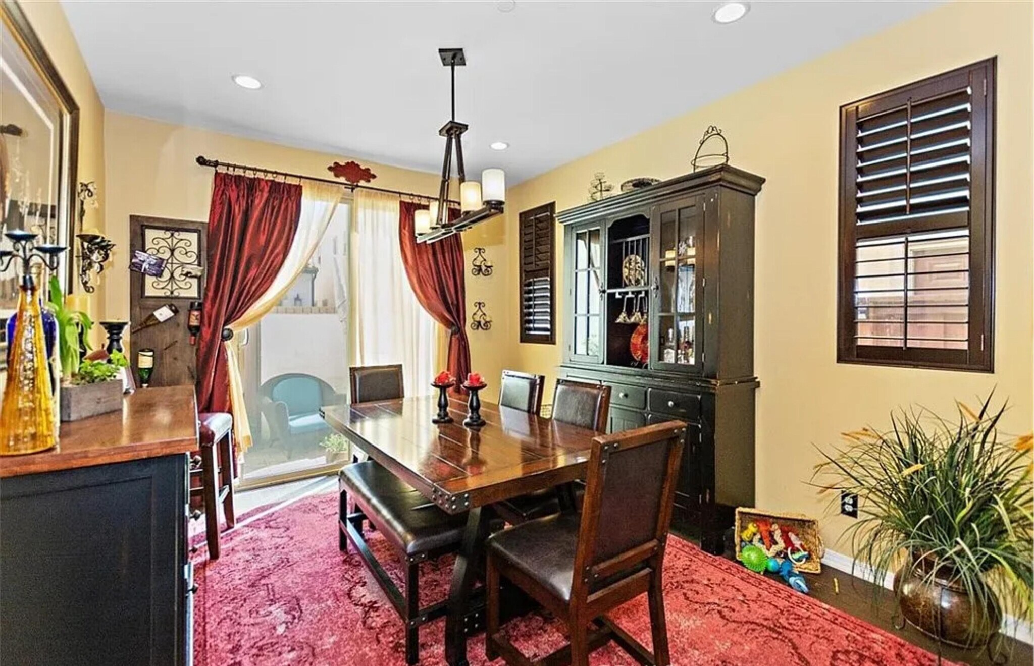 Building Photo - 418 Vista Dr