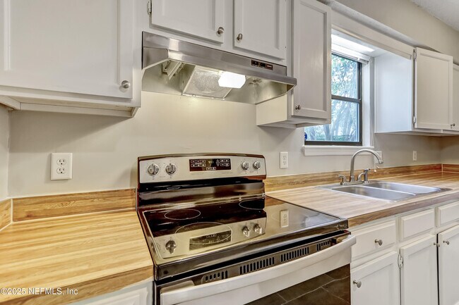Building Photo - 5254 Percheron Ct
