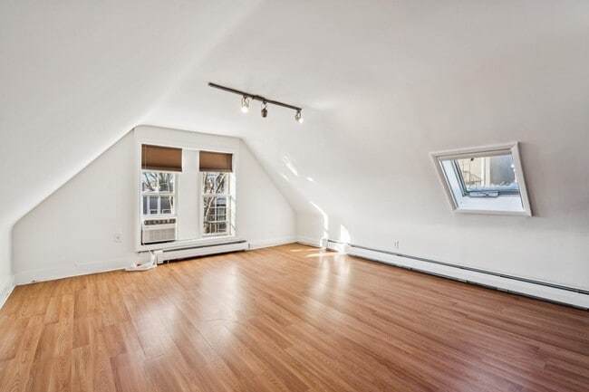 Building Photo - 132 Dodd St