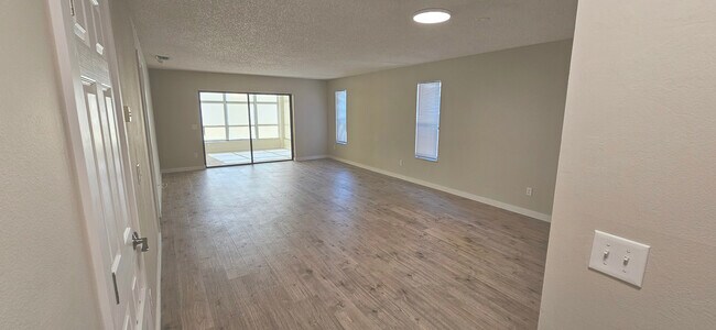 Building Photo - 542 Belltower Ave