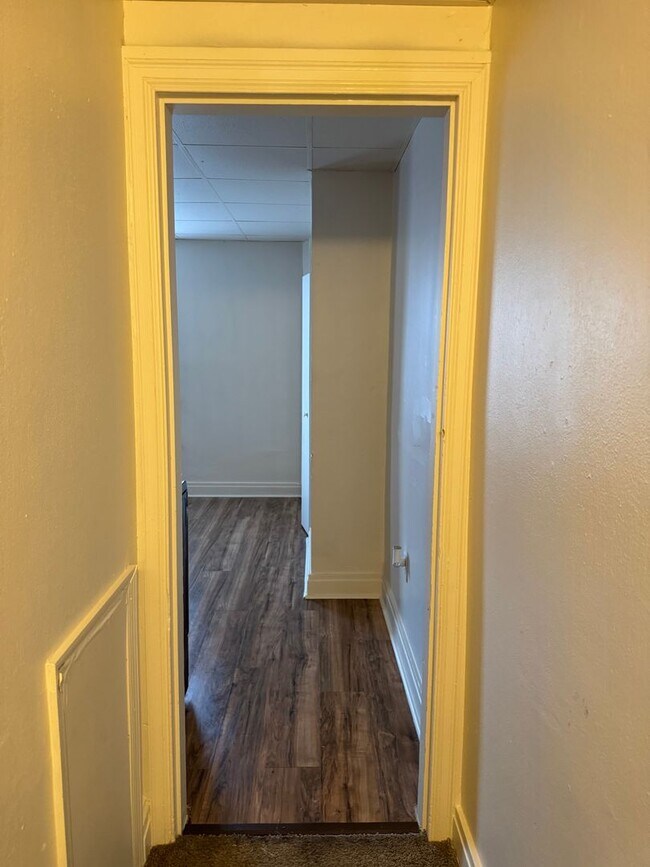 Building Photo - 1559 W King St