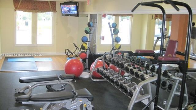 Building Photo - 533 NE 3rd Ave