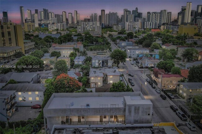 Building Photo - 1037 NW 2nd St