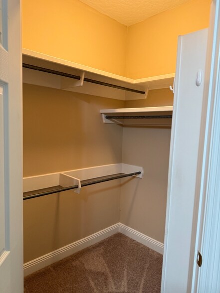 Building Photo - 808 Lark St