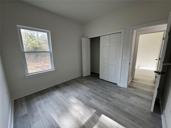 Building Photo - 702 Marion Oaks Manor