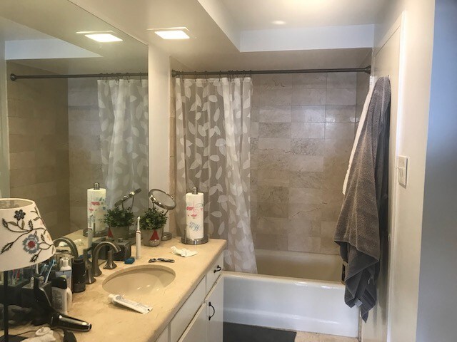 Building Photo - 4314 Marina City Dr