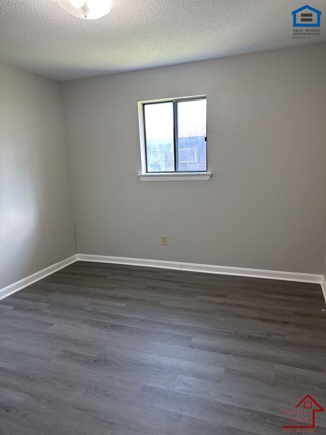 Building Photo - 1702 Olive St