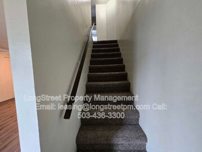 Building Photo - 2145 NW Highland Dr