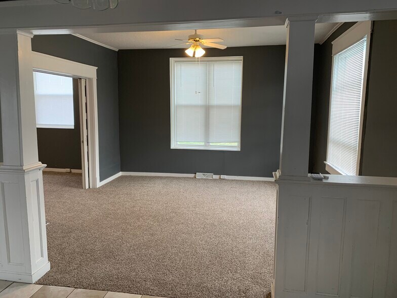 Building Photo - 602 Greenlawn Ave