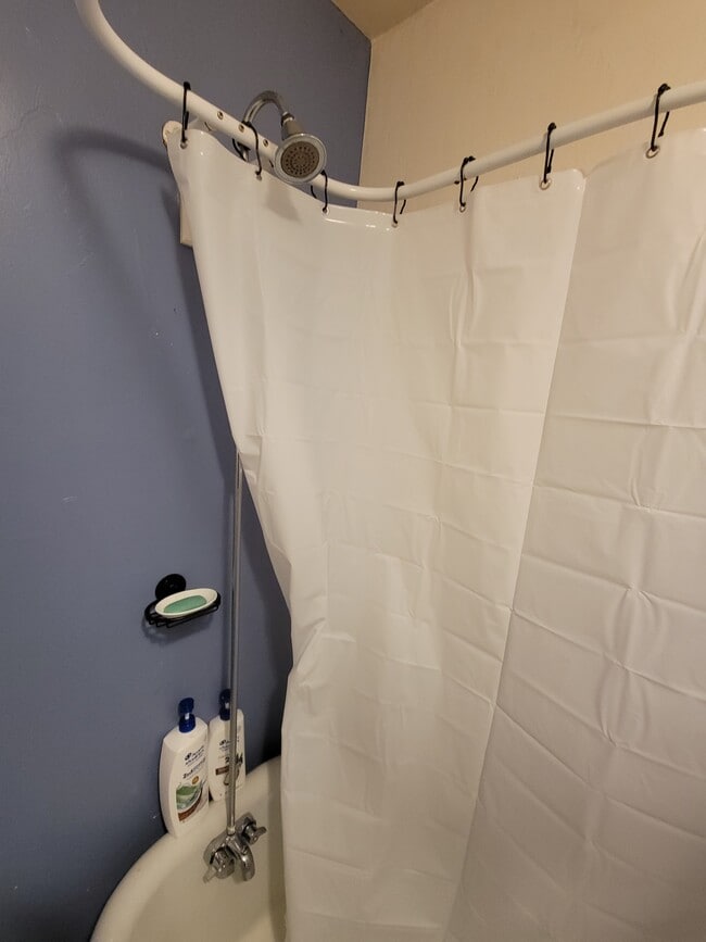 Building Photo - 211-212 W 13th St