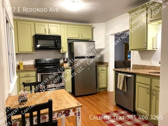 Building Photo - 777 E Redondo Ave